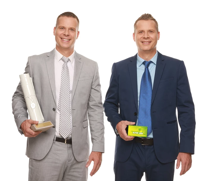 Biró Attila és Biró László a Perfect Play Kft. ügyvezetői, az Alpha Man termékdíjjal